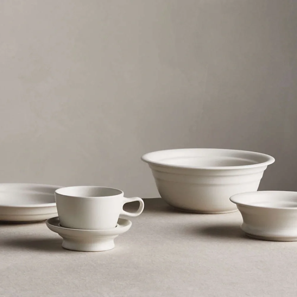New! Crate&Barrel Elegant White Stoneware Serving Bowl